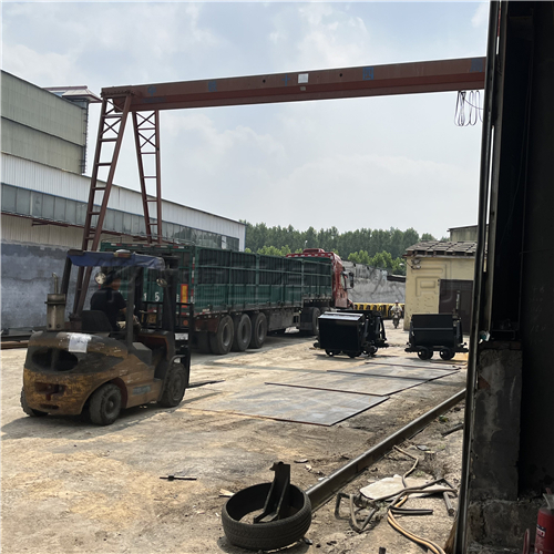 華礦重工一批翻斗式礦車(chē)發(fā)往山西陽(yáng)泉