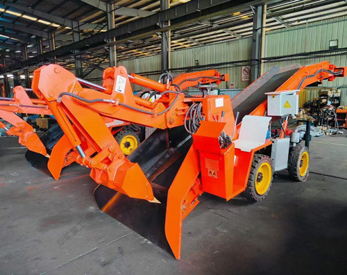 華礦集團熱銷產(chǎn)品扒渣機發(fā)往內(nèi)蒙古